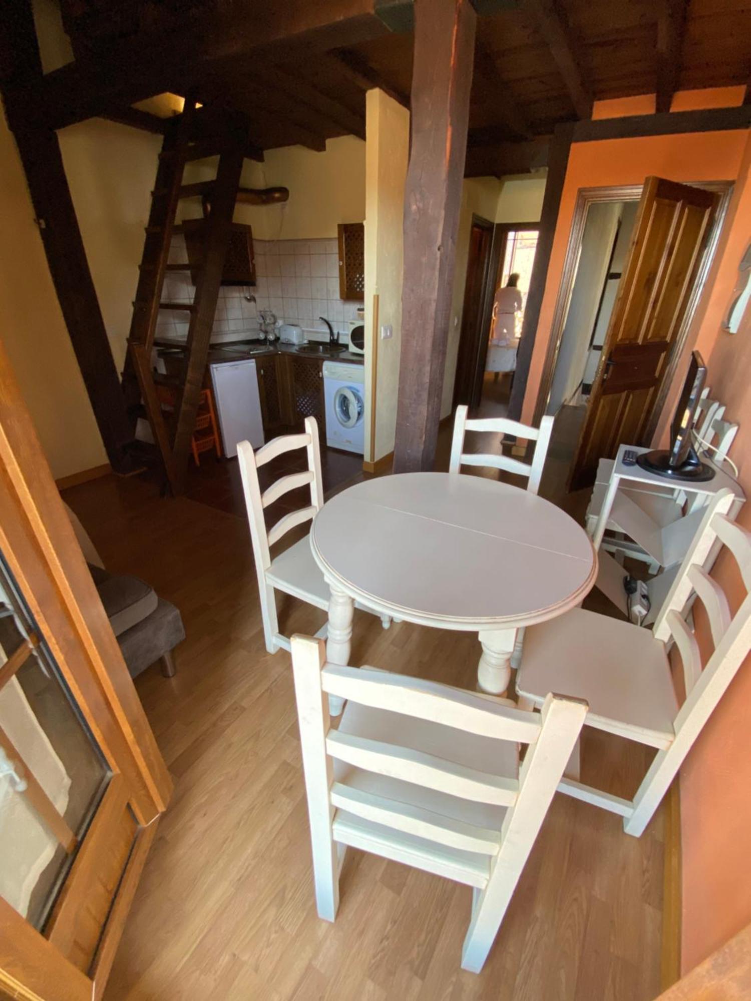 Apartamentos Rurales La Antigua Fonda Candelario Eksteriør bilde